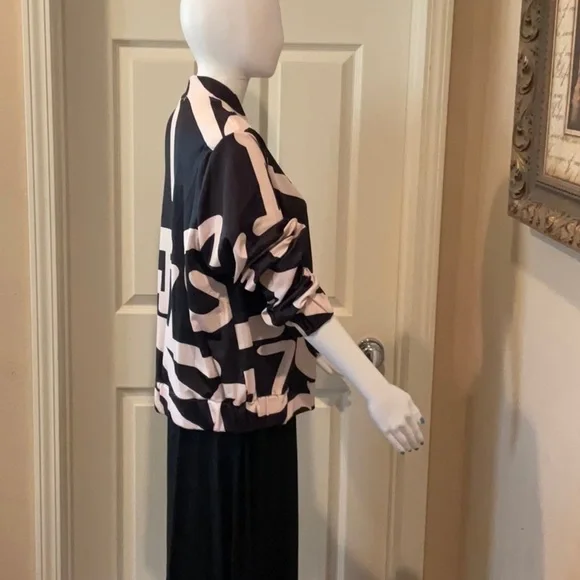 Letter print long sleeve zip up jacket. - Picture 6 of 6